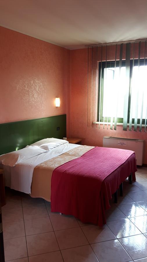 Hotel Armida Castenedolo ภายนอก รูปภาพ