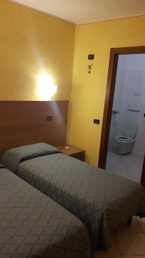 Hotel Armida Castenedolo ภายนอก รูปภาพ